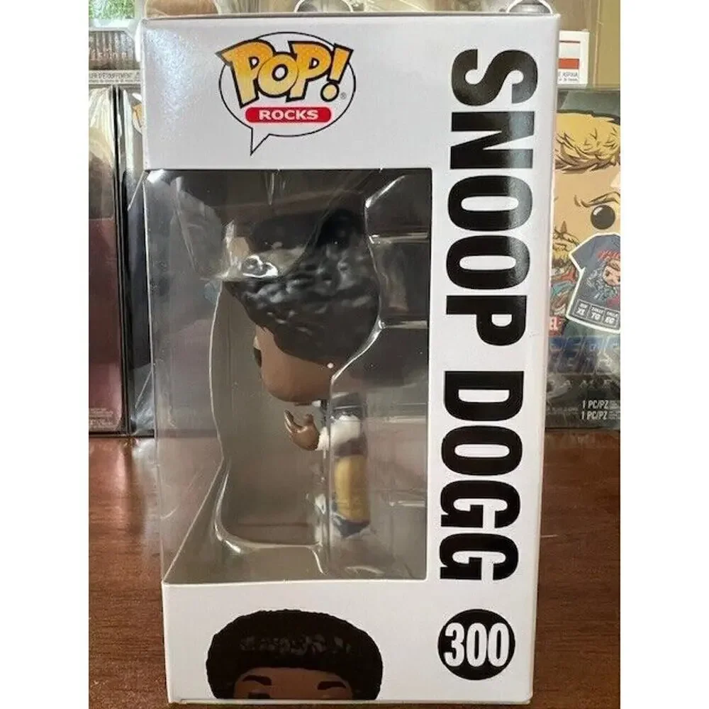 Funko Pop! Rocks - Snoop Dogg #300 Pop Protector - Picture 4 of 6
